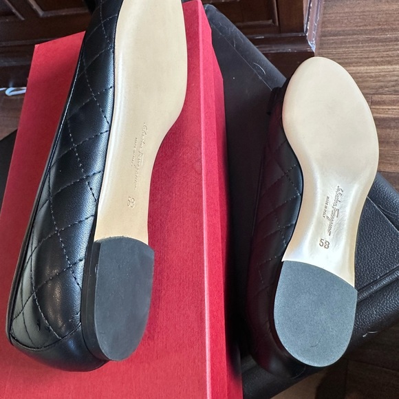 NIB Salvatore Ferragamo Black Quilted Ballet Flats Size 5B - Picture 5 of 6